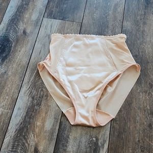 Supportive underwear